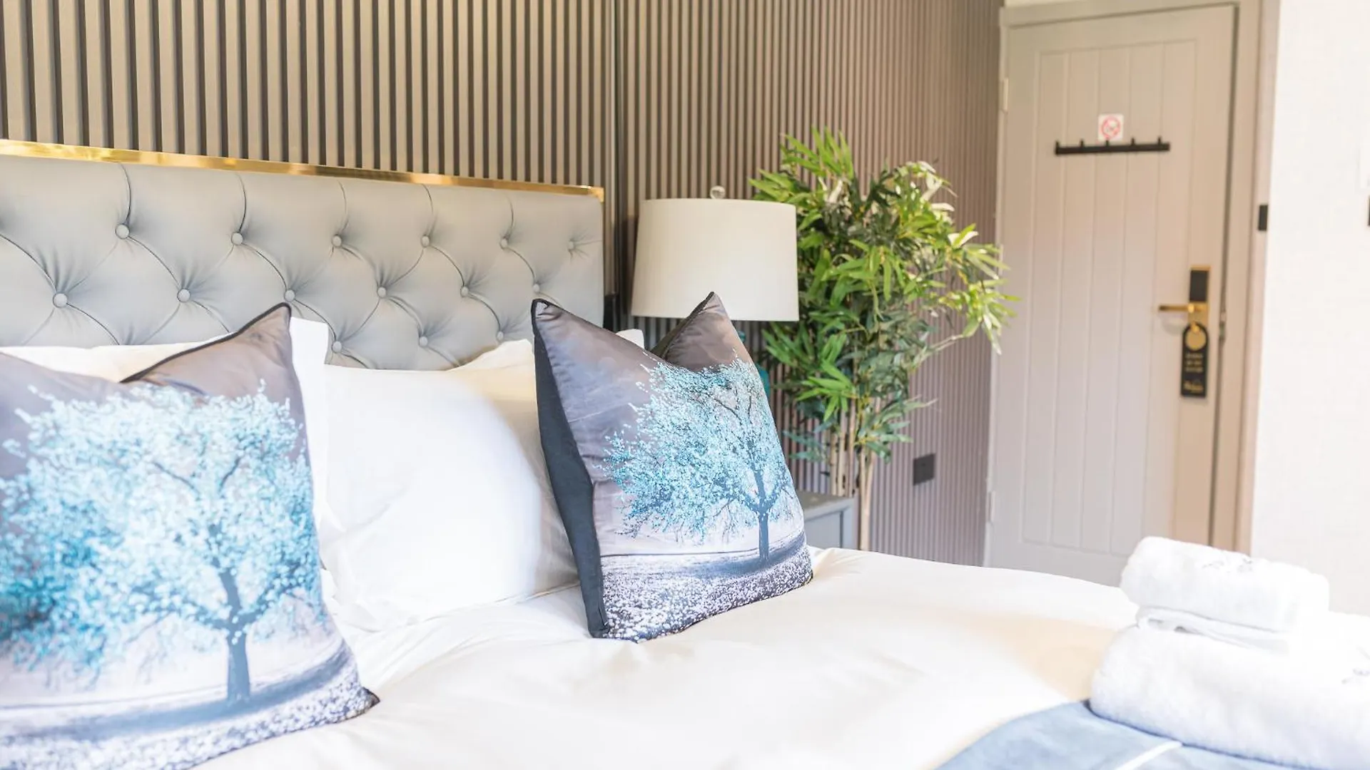 The Log House Guest house 3*