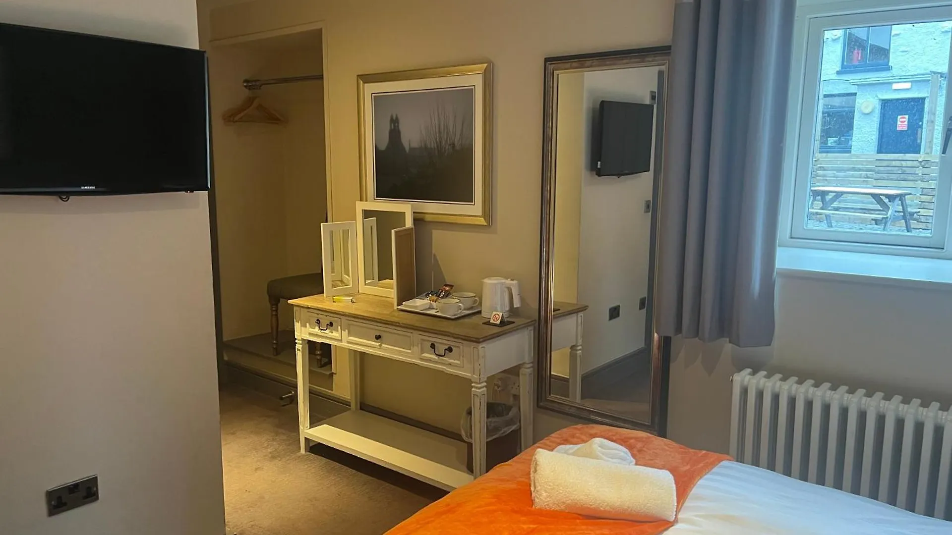 The Kings Arms Hotel 4*