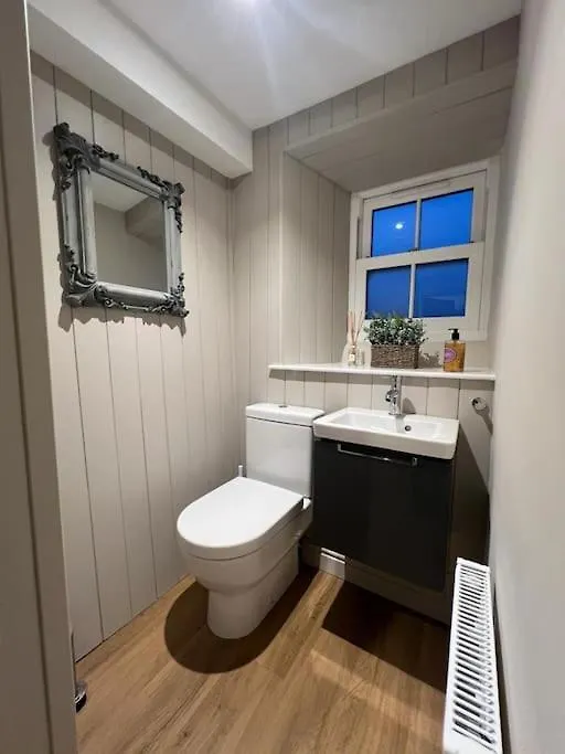 Дом отдыха 1 The Derry, Luxury 3 Bedroom - *