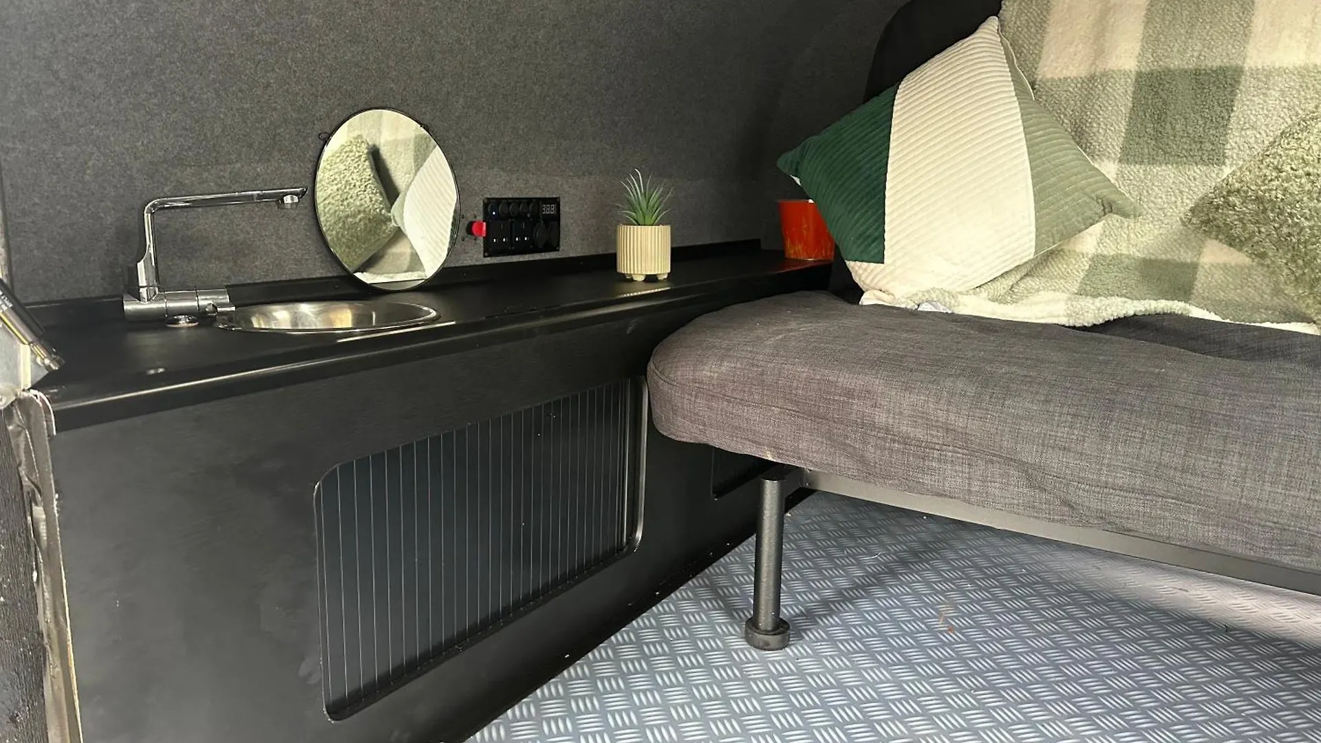 Роскошный шатер Jerry The Camper For Hire Self Tow To Your Destination In District Cumbria