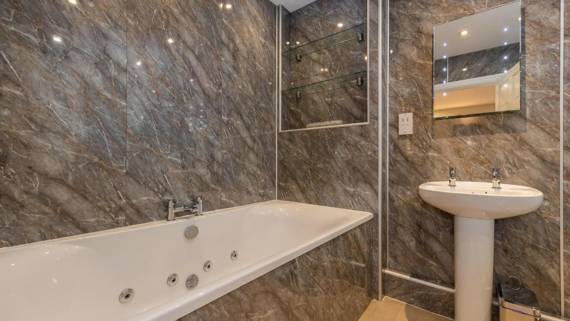 The Old Vicarage 4*