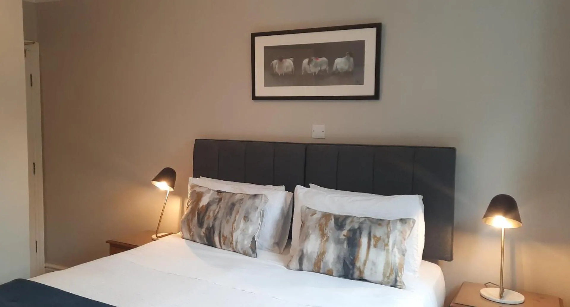 Rocklea Konukevi 4*