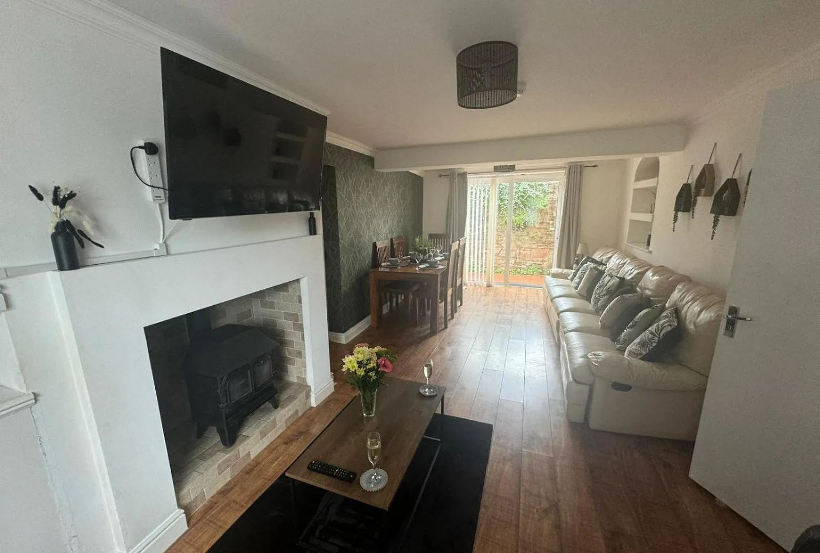 Woodman House- 7 Bed House