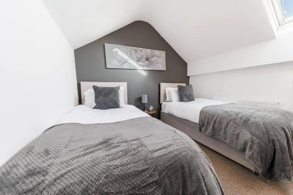 Spacious 3-bed Flat Sleeps 6 With Free Wifi By Amazing Spaces Relocations Ltd Барроу-ин-Фернесс