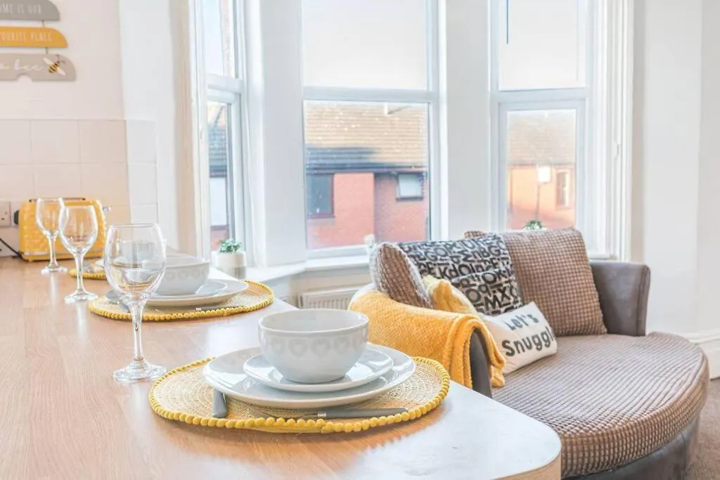 Spacious 3-bed Flat Sleeps 6 With Free Wifi By Amazing Spaces Relocations Ltd Апартаменты *