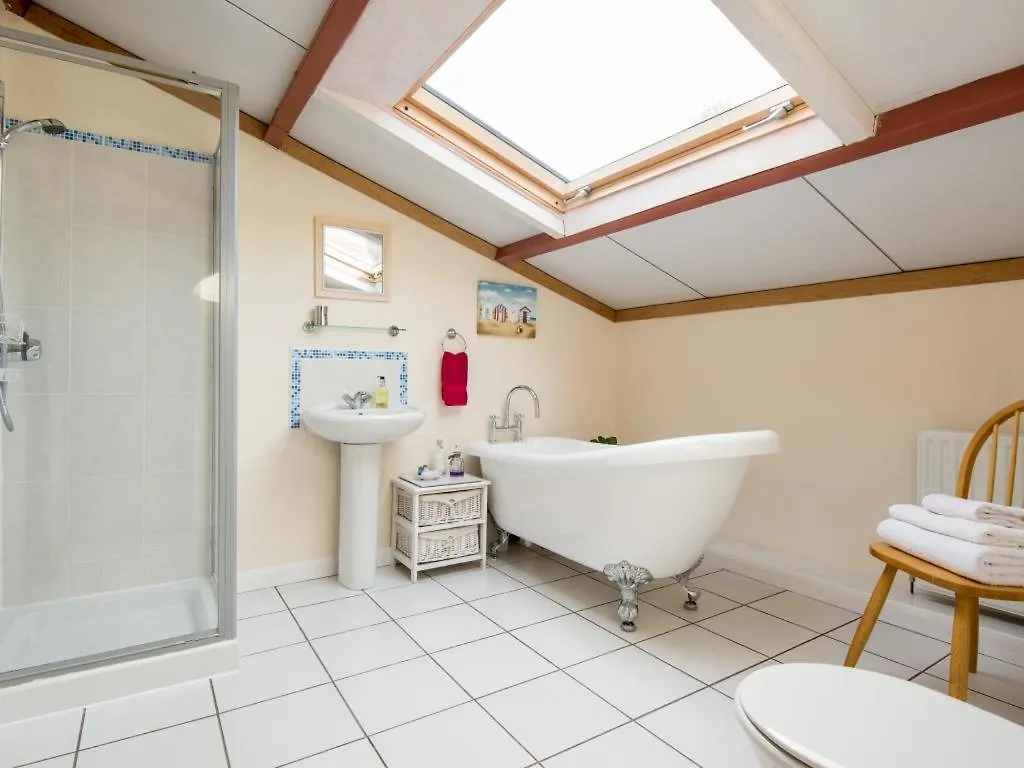 Holiday home 3 Bed In Sz272 *