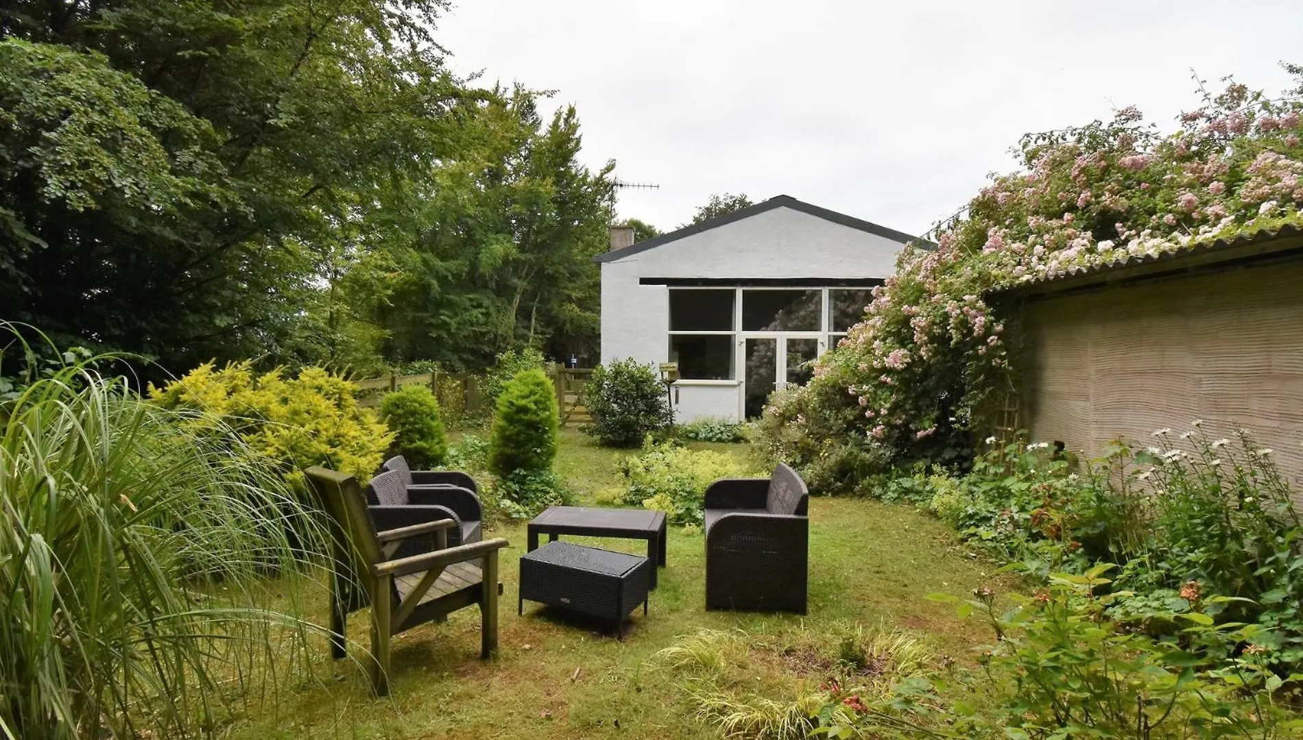 3 Bed In Sz272 Holmrook