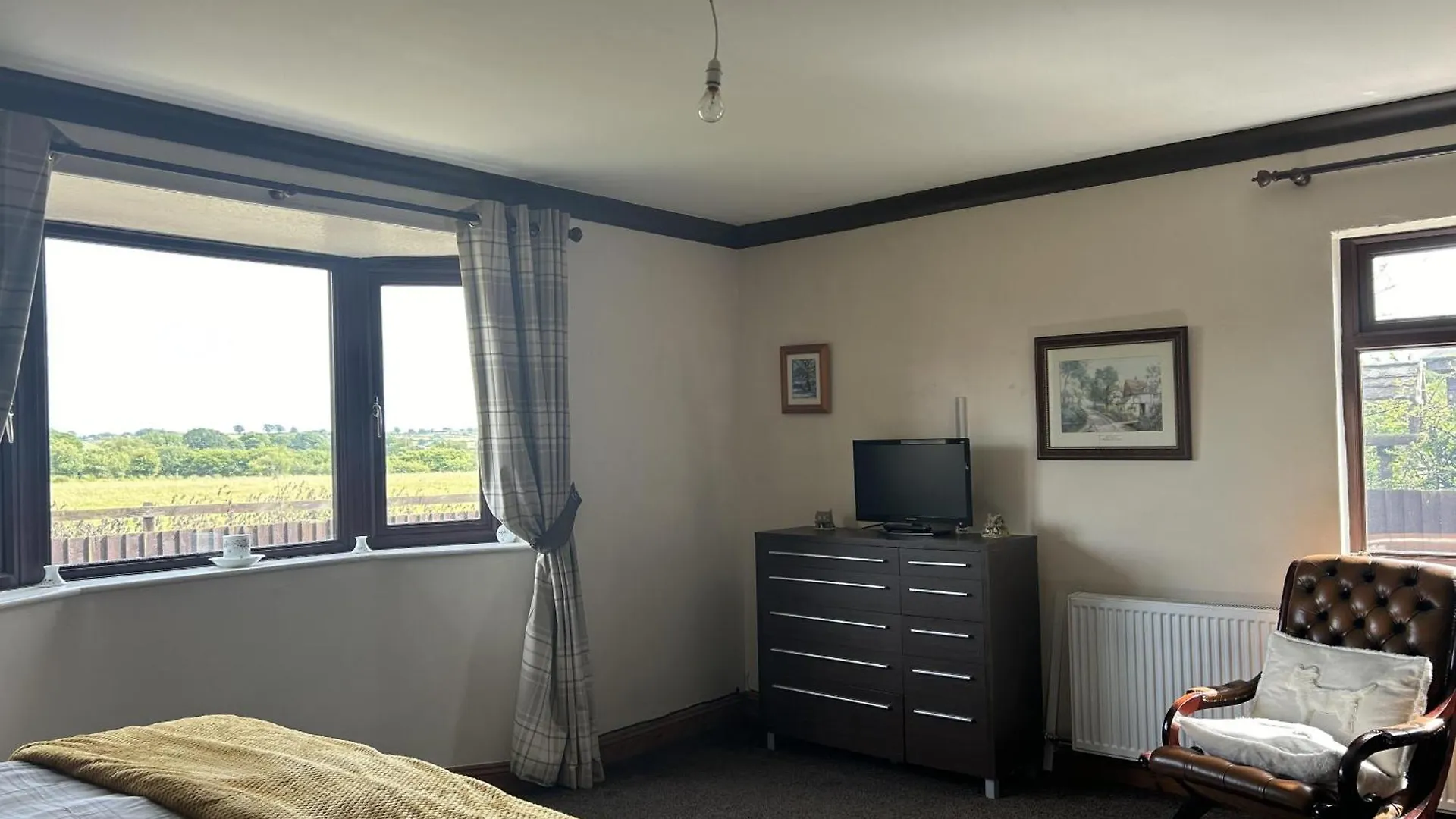 Wonderful 4 Bedroom Sleeps 8