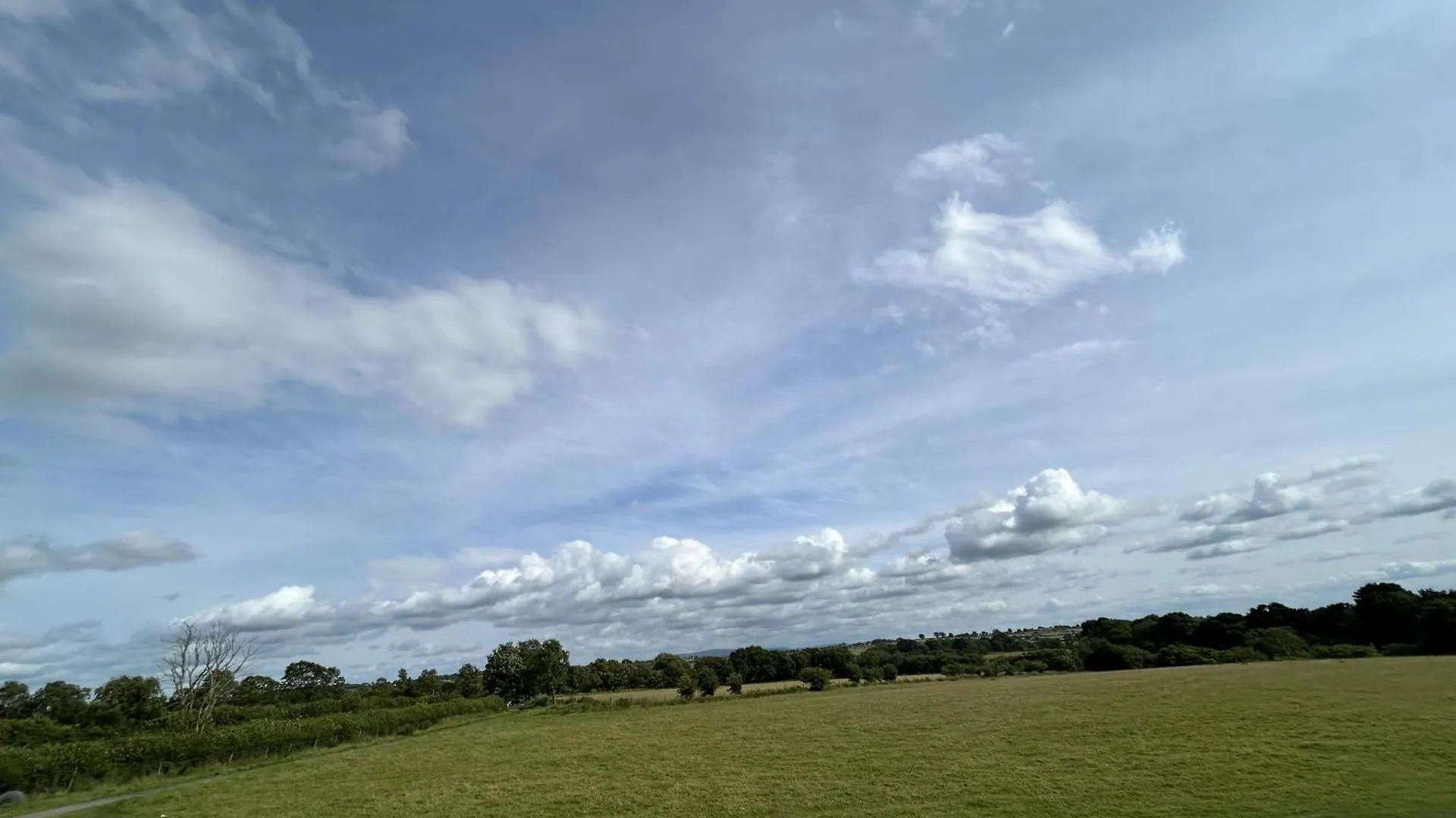 Wonderful 4 Bedroom Sleeps 8 Holiday home