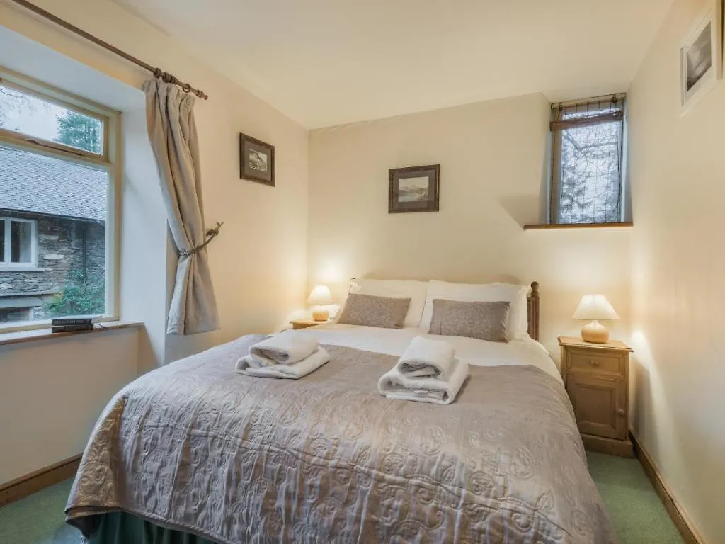 3 Bed In Water Yeat Sz079 Holiday home *