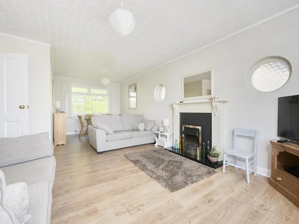 3 Bed In Sz425 *
