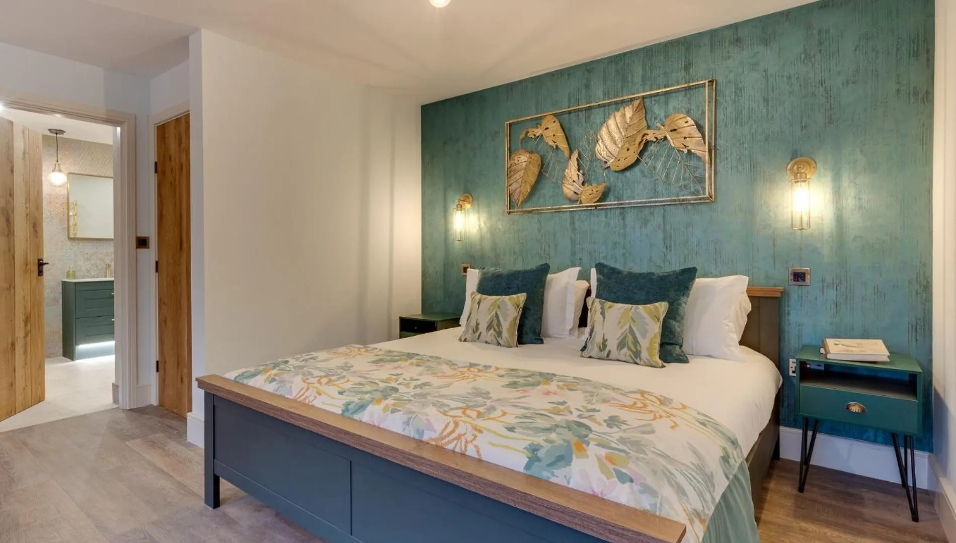 7 Bed In 93325 Holiday home