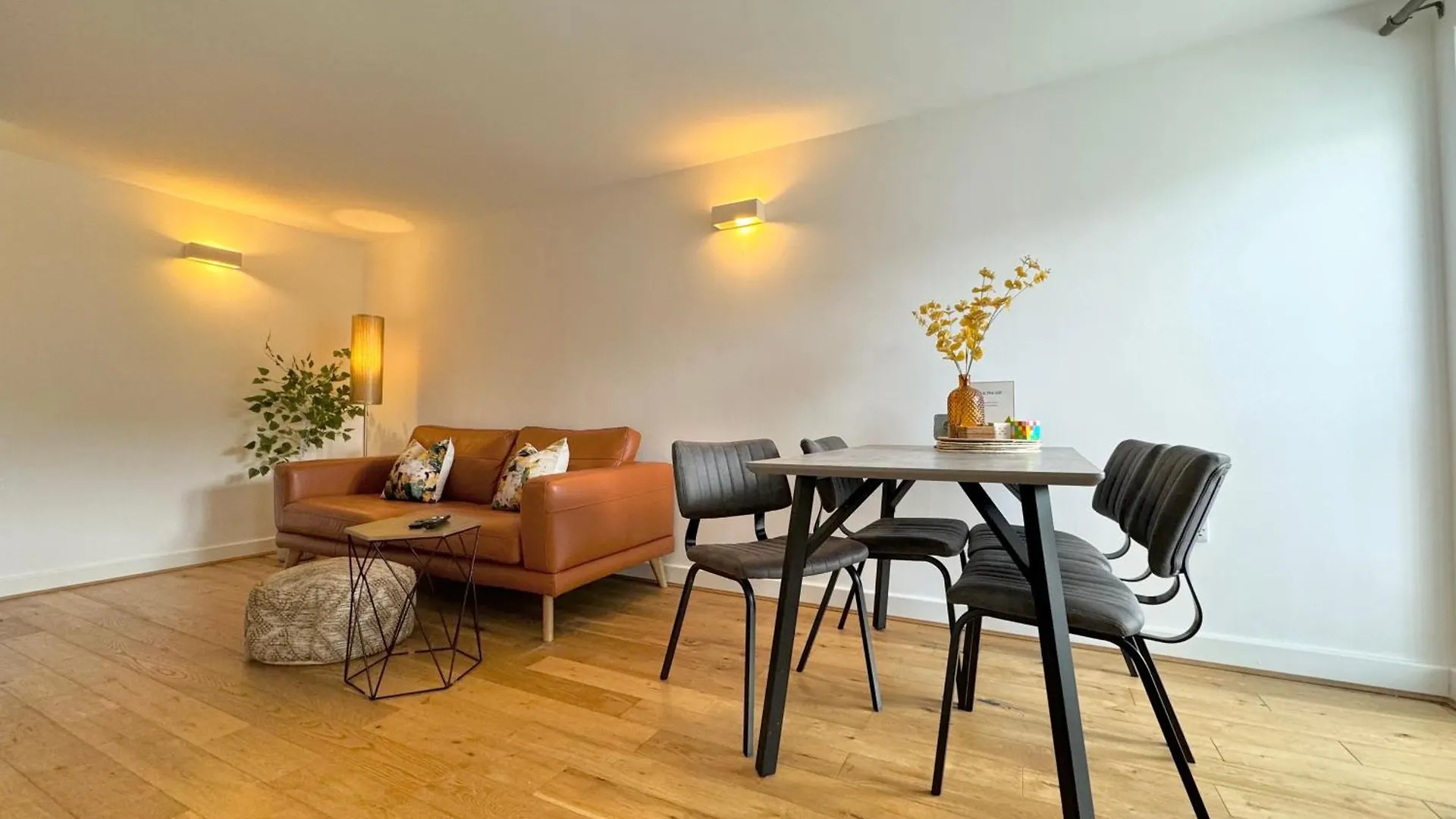 The Wilsons Courtyard, 2 - Bed, Sleeps 4, Pets Welcome *