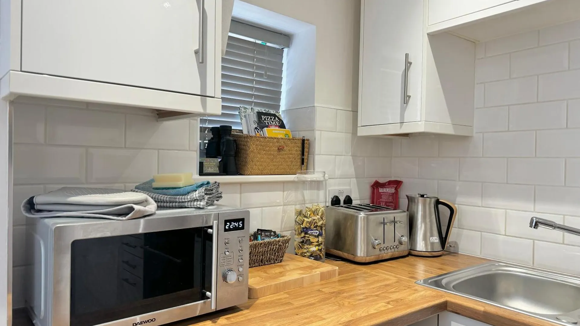 The Wilsons Courtyard, 2 - Bed, Sleeps 4, Pets Welcome * Ulverston