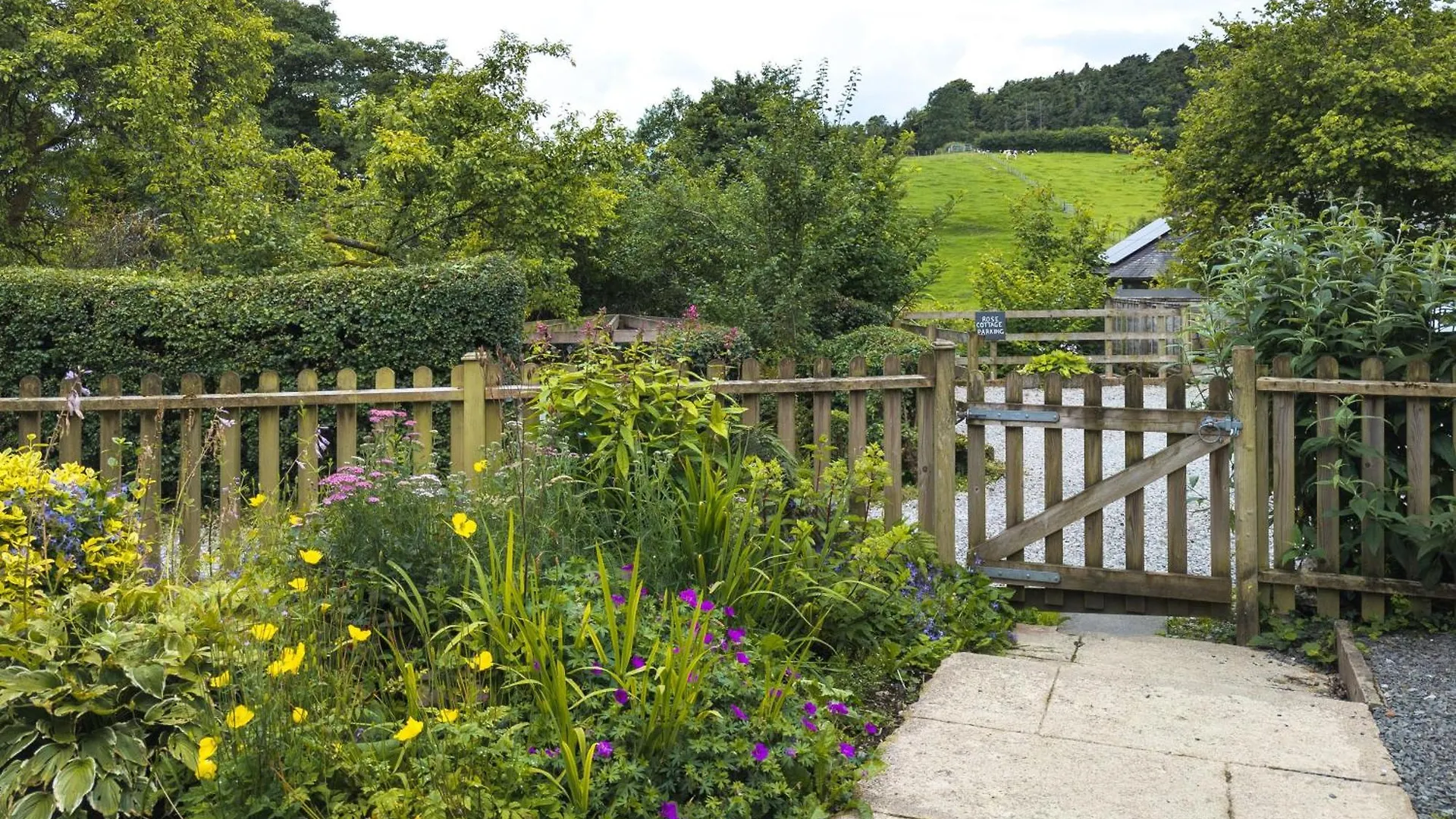 Holiday home Rose - Garden, Parking And Near A Pub Lindale
