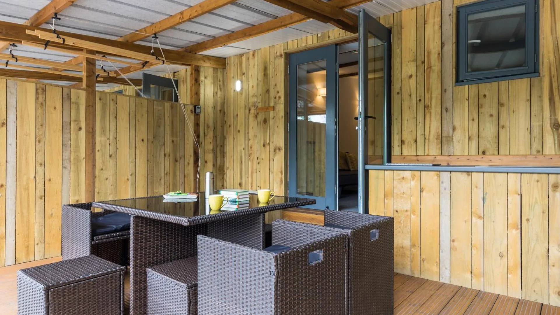 キャンプ場 Cosy Glamping In The Valley - And Mega Pods *