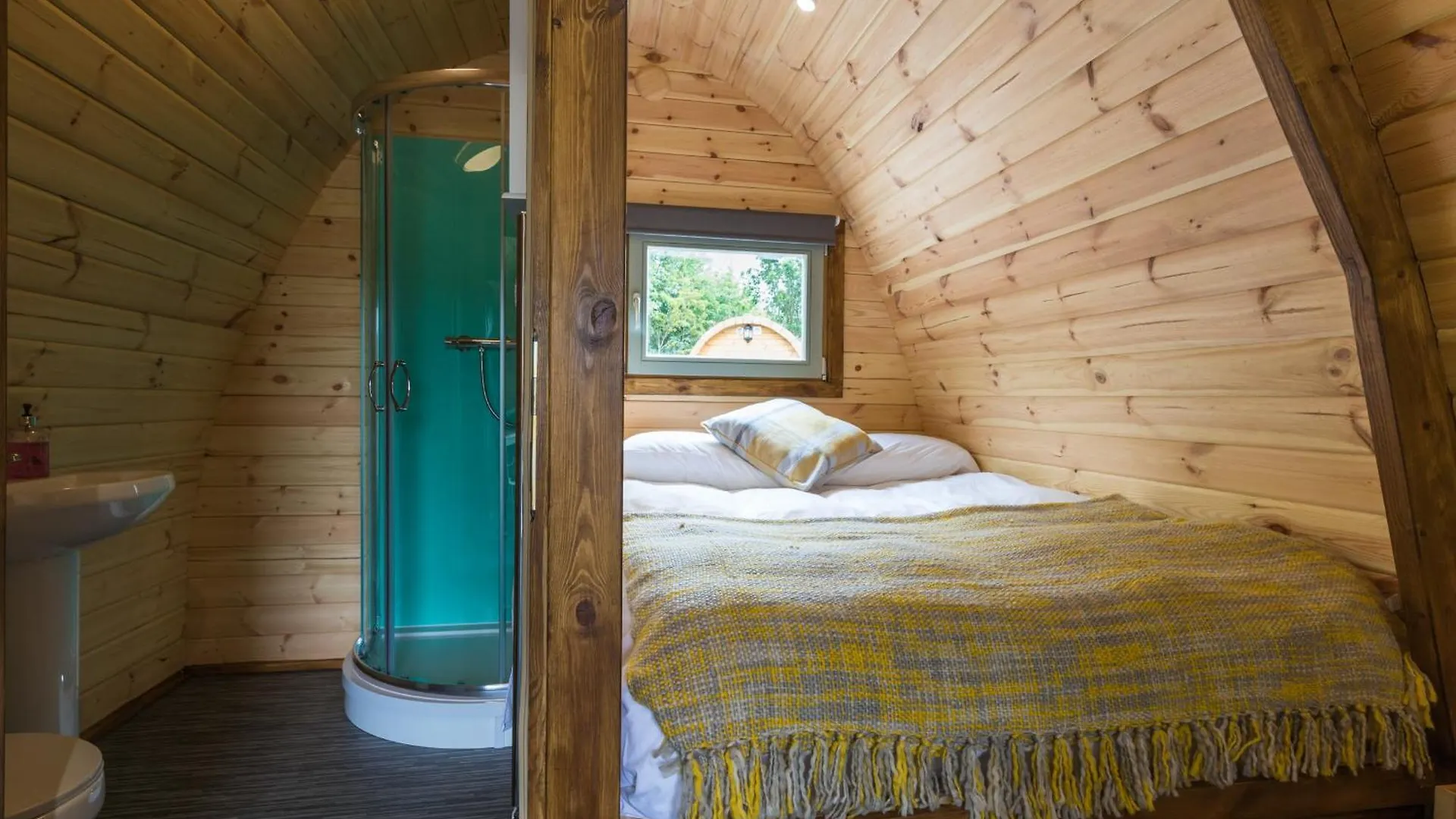 Cosy Glamping In The Valley - And Mega Pods Eskdale