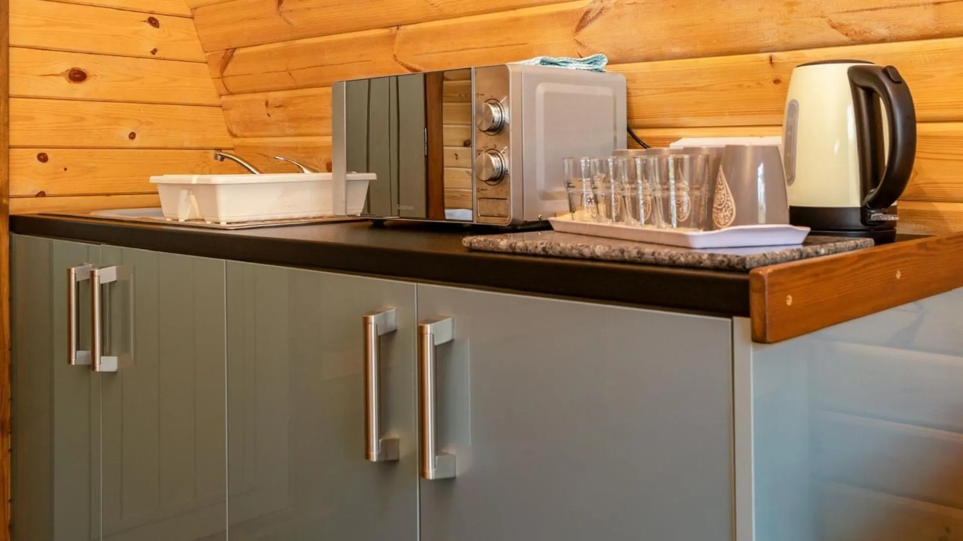 キャンプ場 Cosy Glamping In The Valley - And Mega Pods