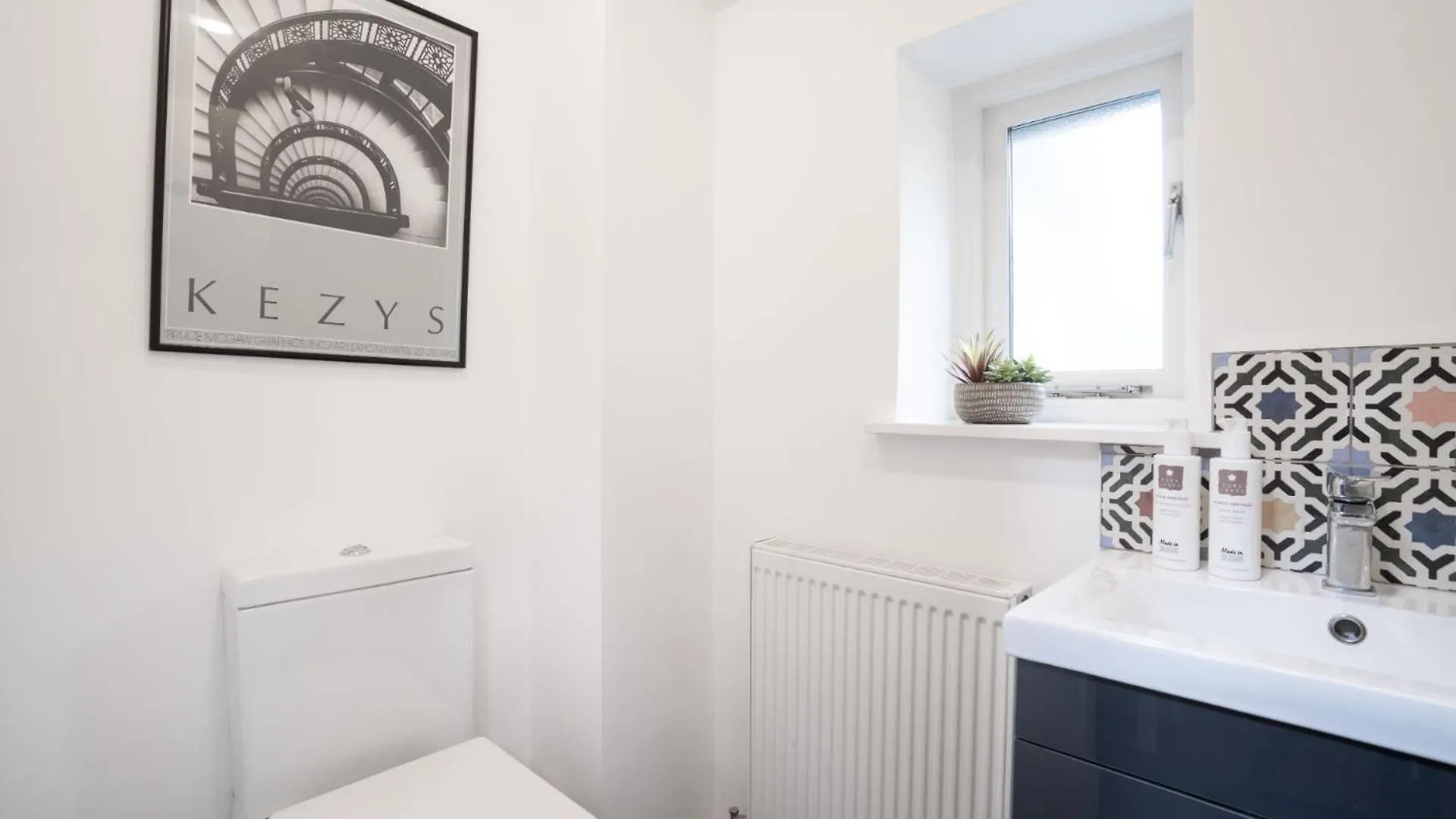 Charming 3-bedroom Barn In By Letmestay