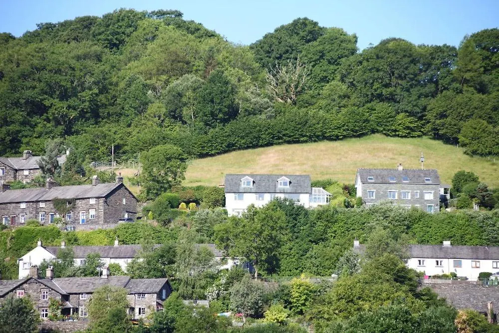 Hilltop, Spacious With Incredible Views Holiday home
