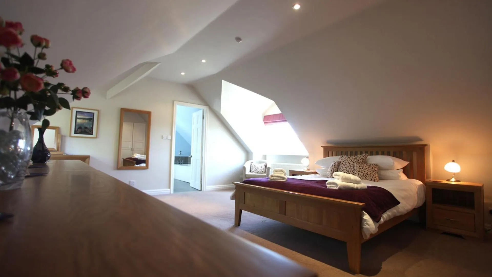Hilltop, Spacious With Incredible Views Holiday home