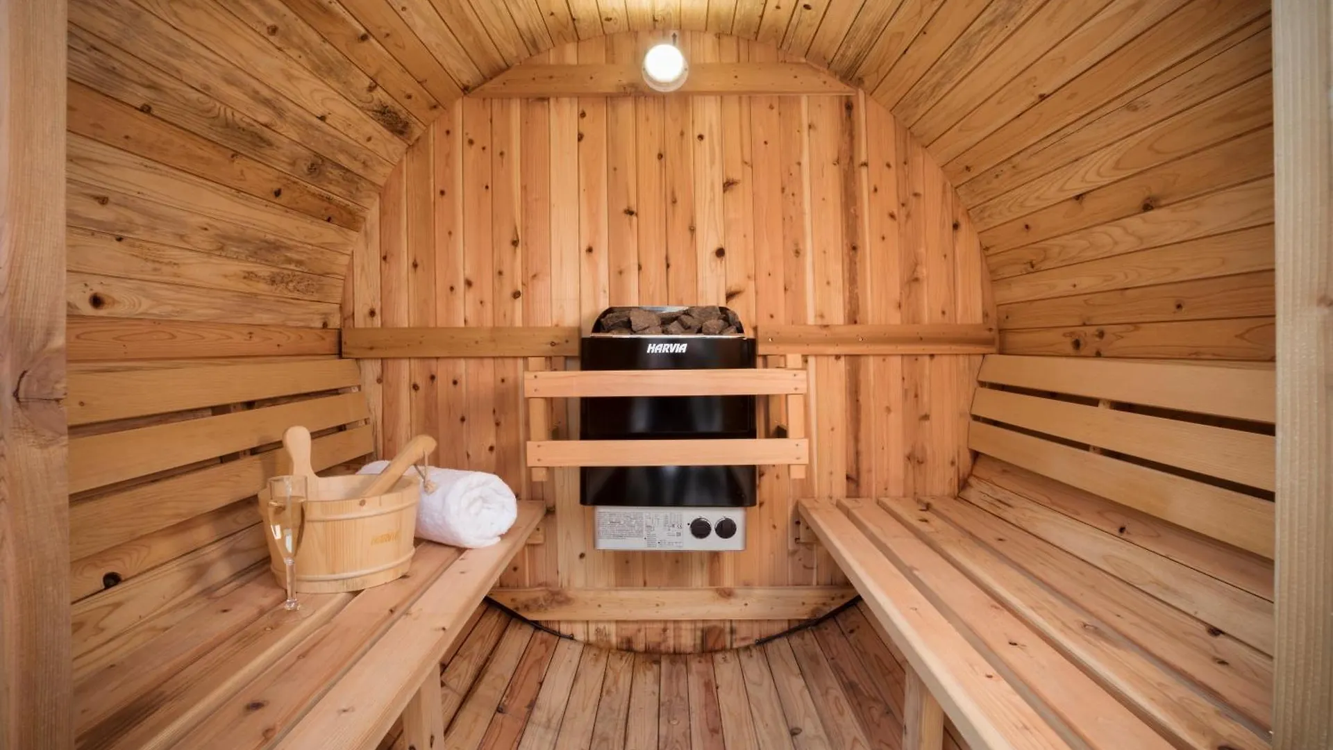 Aphrodites Group - Luxury Hot Tub In District! Отель 5*