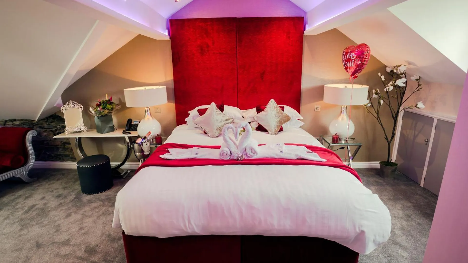 Aphrodites Group - Luxury Hot Tub In District! Hotel Bowness-on-Windermere