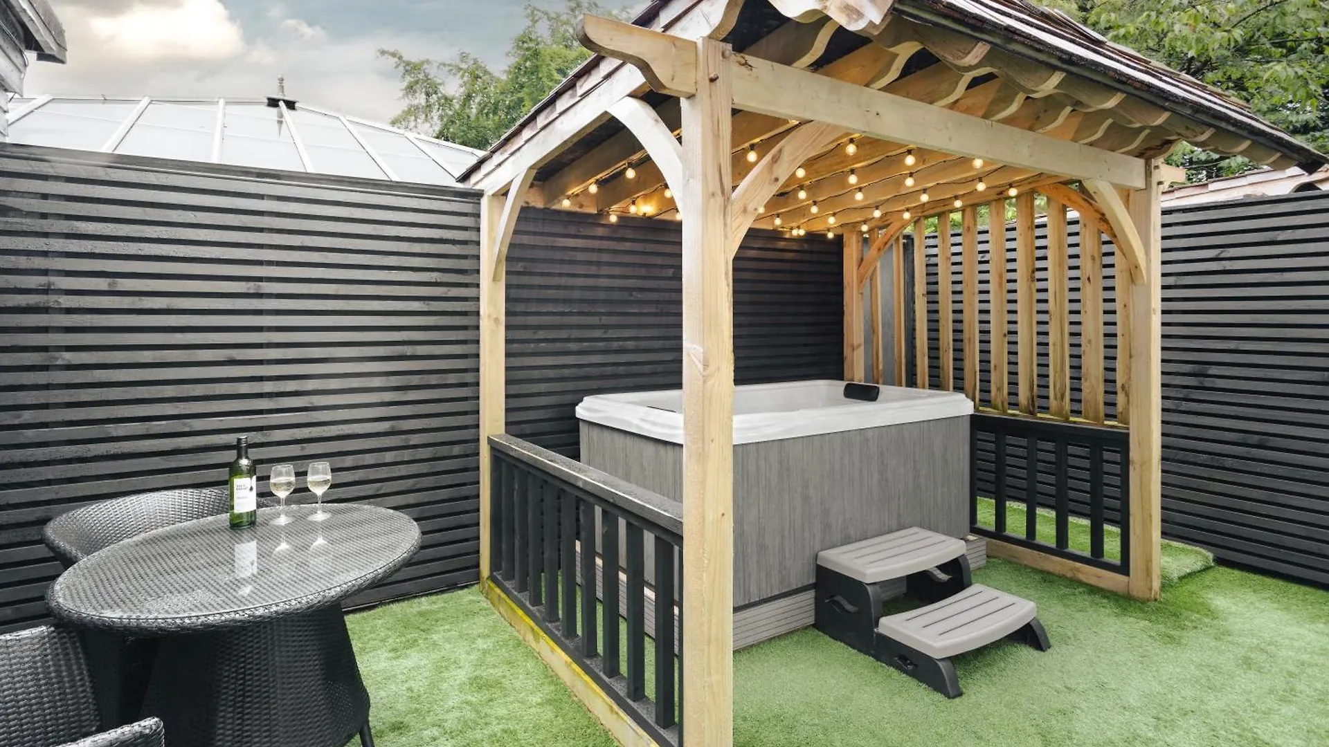 Aphrodites Group - Luxury Hot Tub In District! 5* Bowness-on-Windermere
