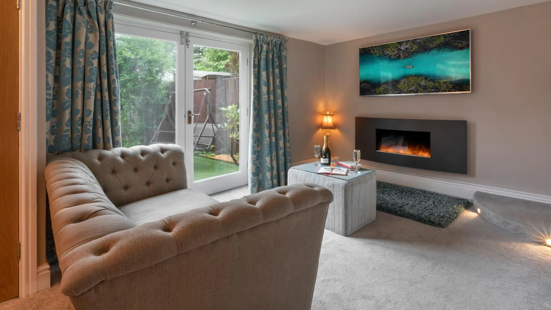 Hotel Aphrodites Group - Luxury Hot Tub In District! Bowness-on-Windermere