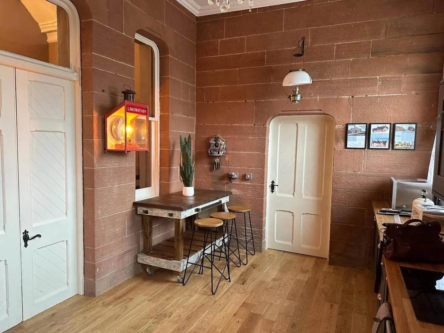 Station 3 Bed Ev & Free Parking *