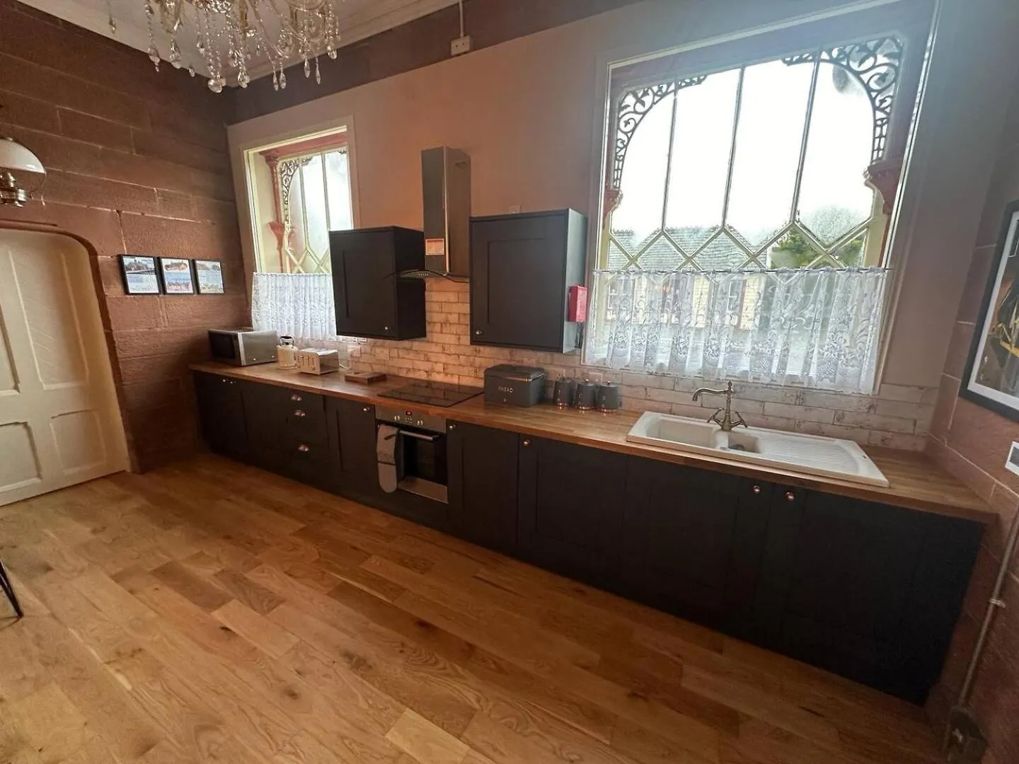 Station 3 Bed Ev & Free Parking Holiday home