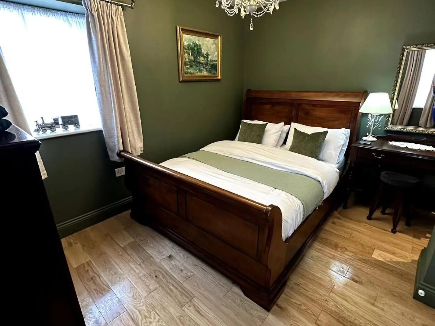 Station 3 Bed Ev & Free Parking *