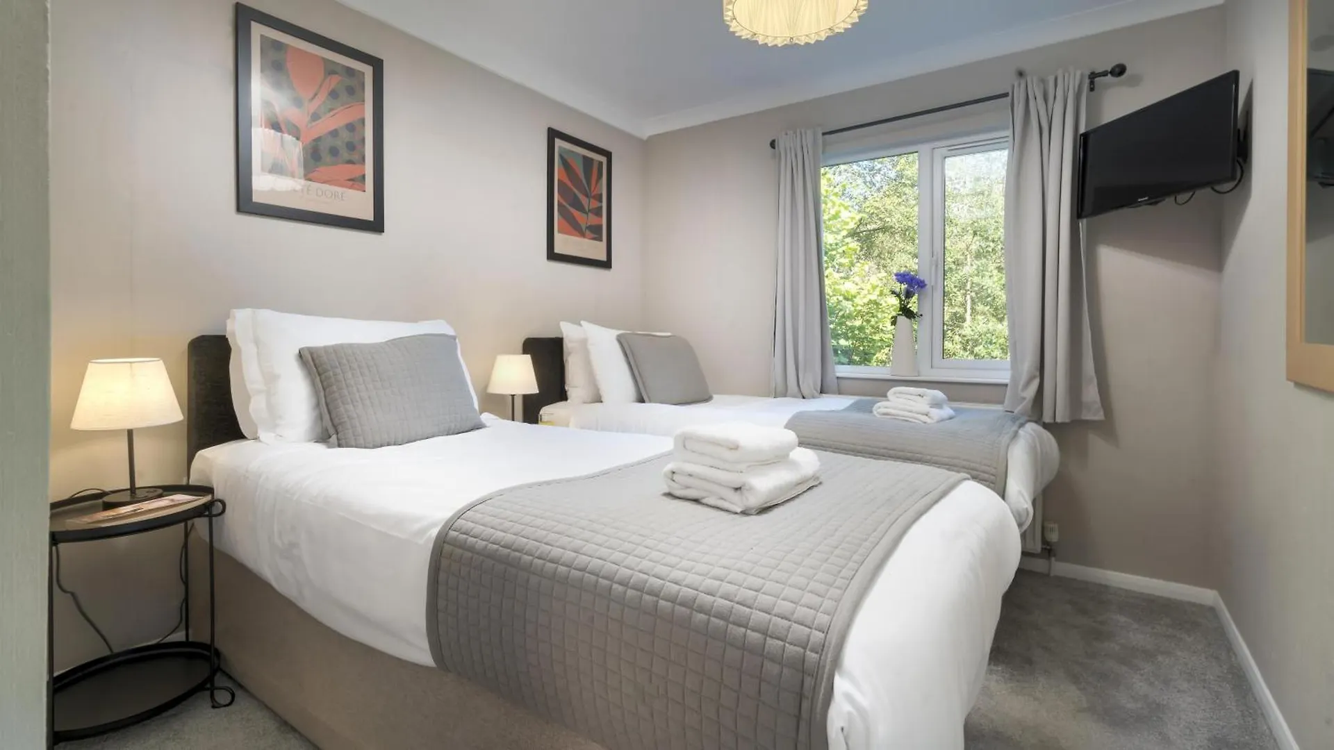 نيوبي بريدج كانتري كارفان بارك 5*