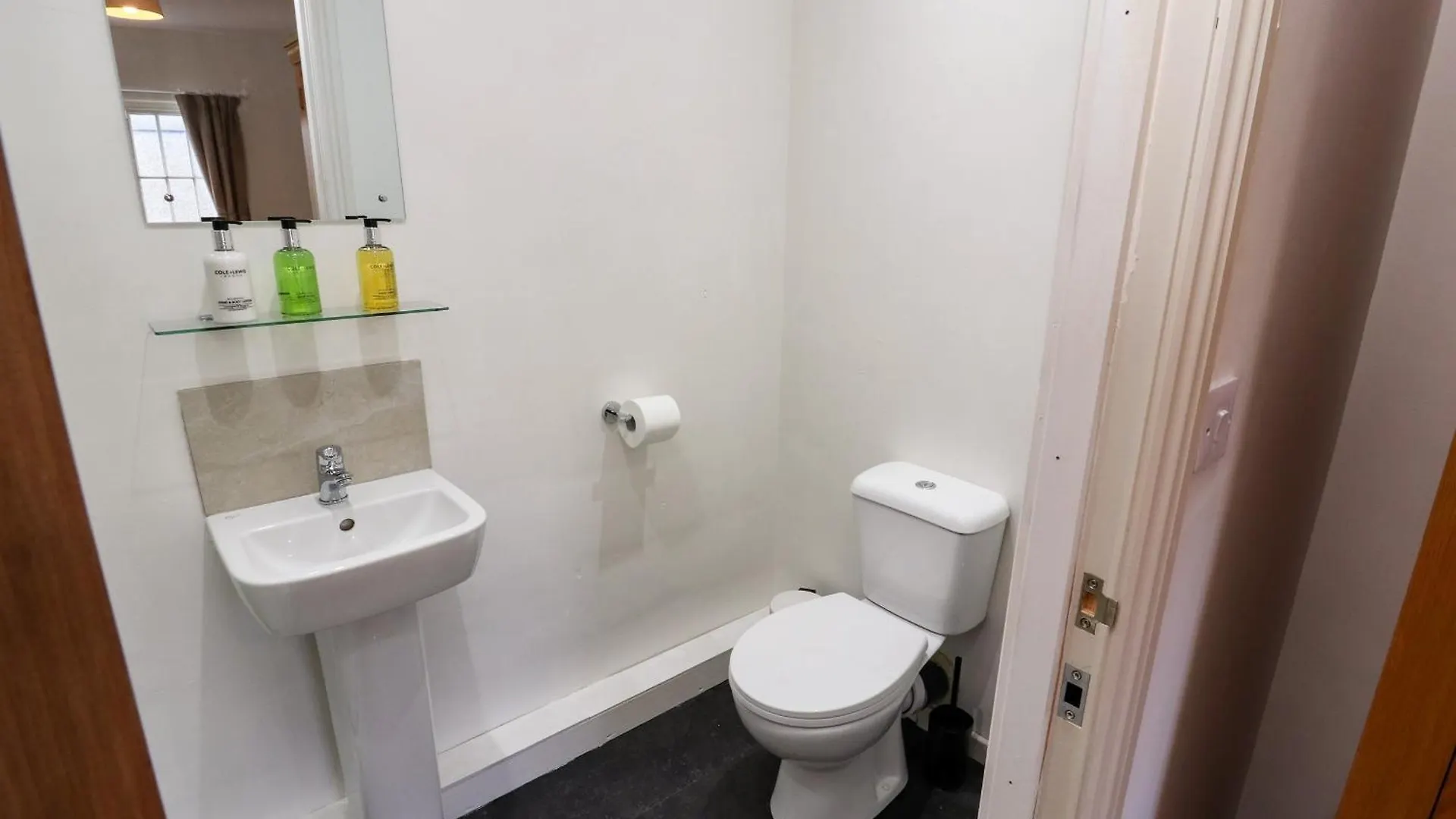 Holborn Cottage, Blencathra Street קזיק