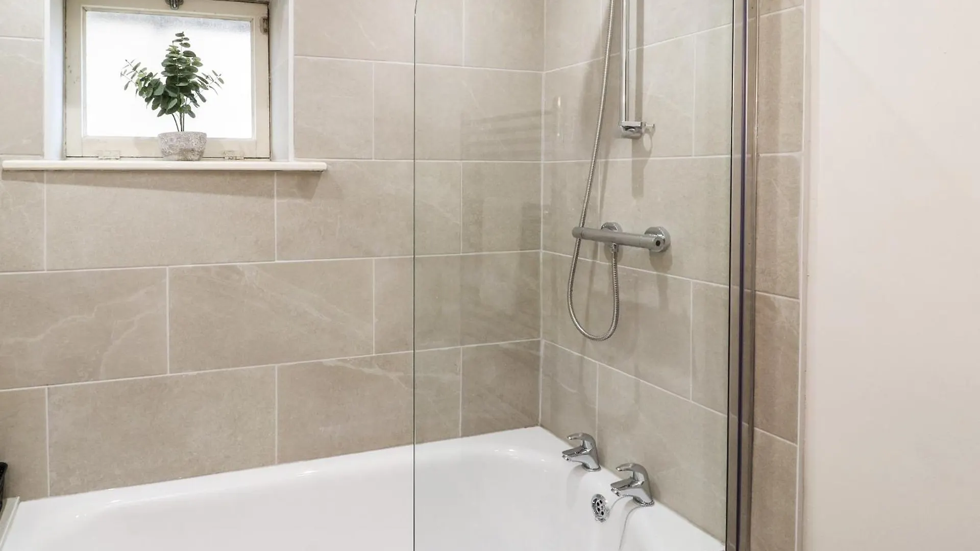 Holborn Cottage, Blencathra Street קזיק
