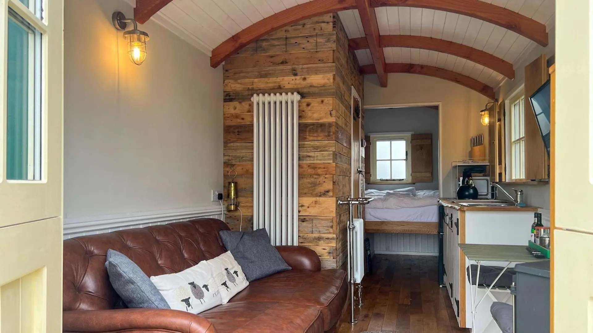 Holiday home Shepherds Hut At Maes