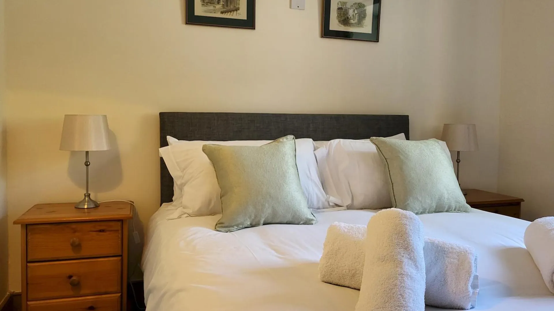 Holiday home Wheelwrights House
