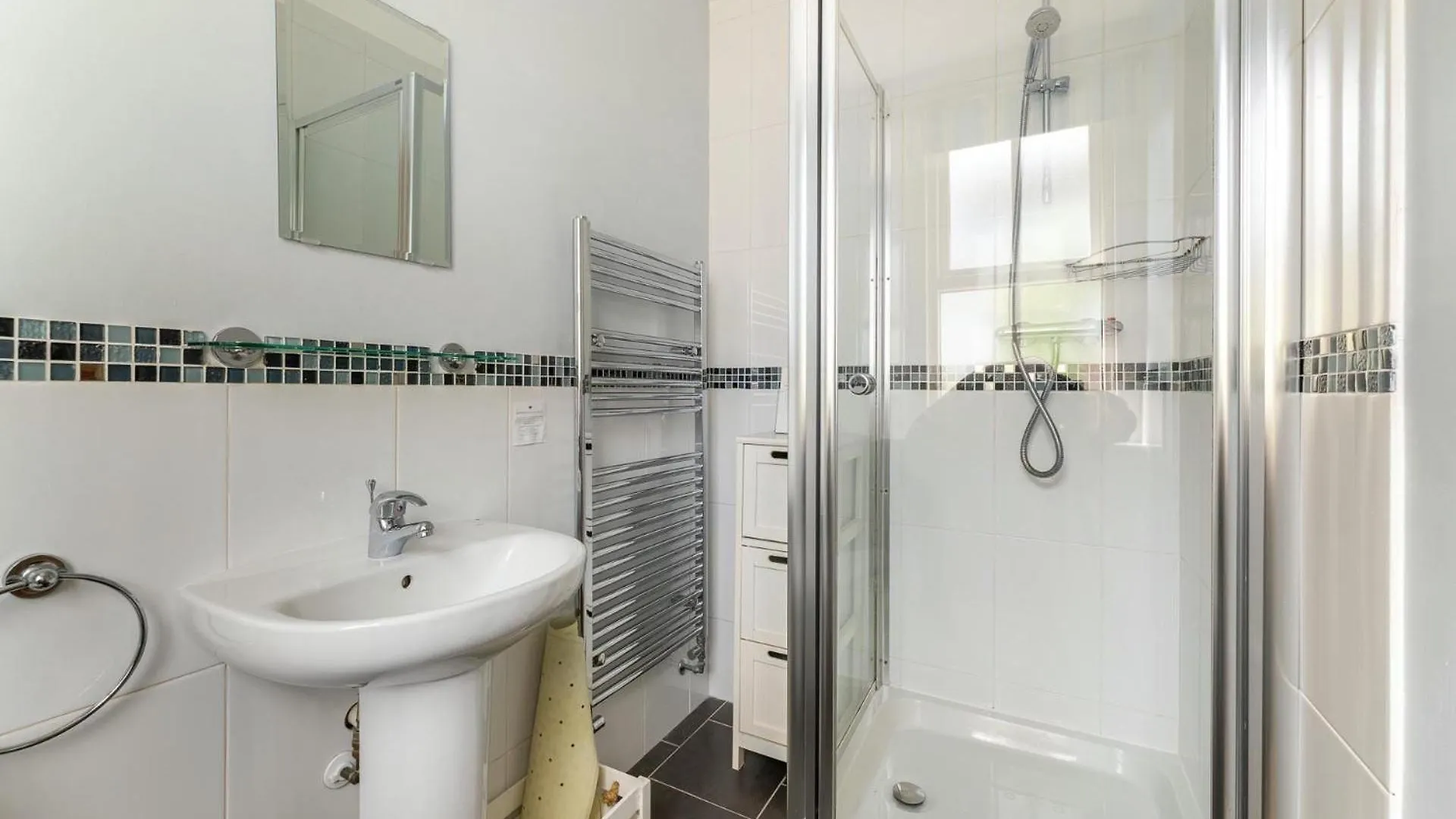 114 Craig Walk - Sleeps 10 *