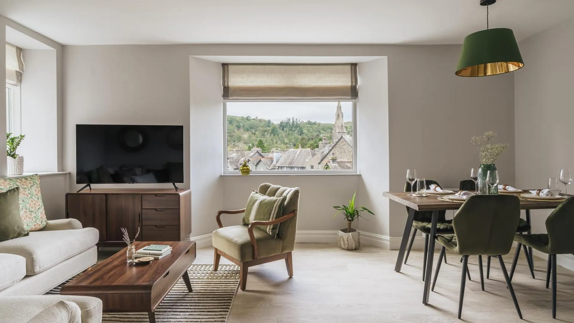 Pinewood View, The Old Bank House * Ambleside