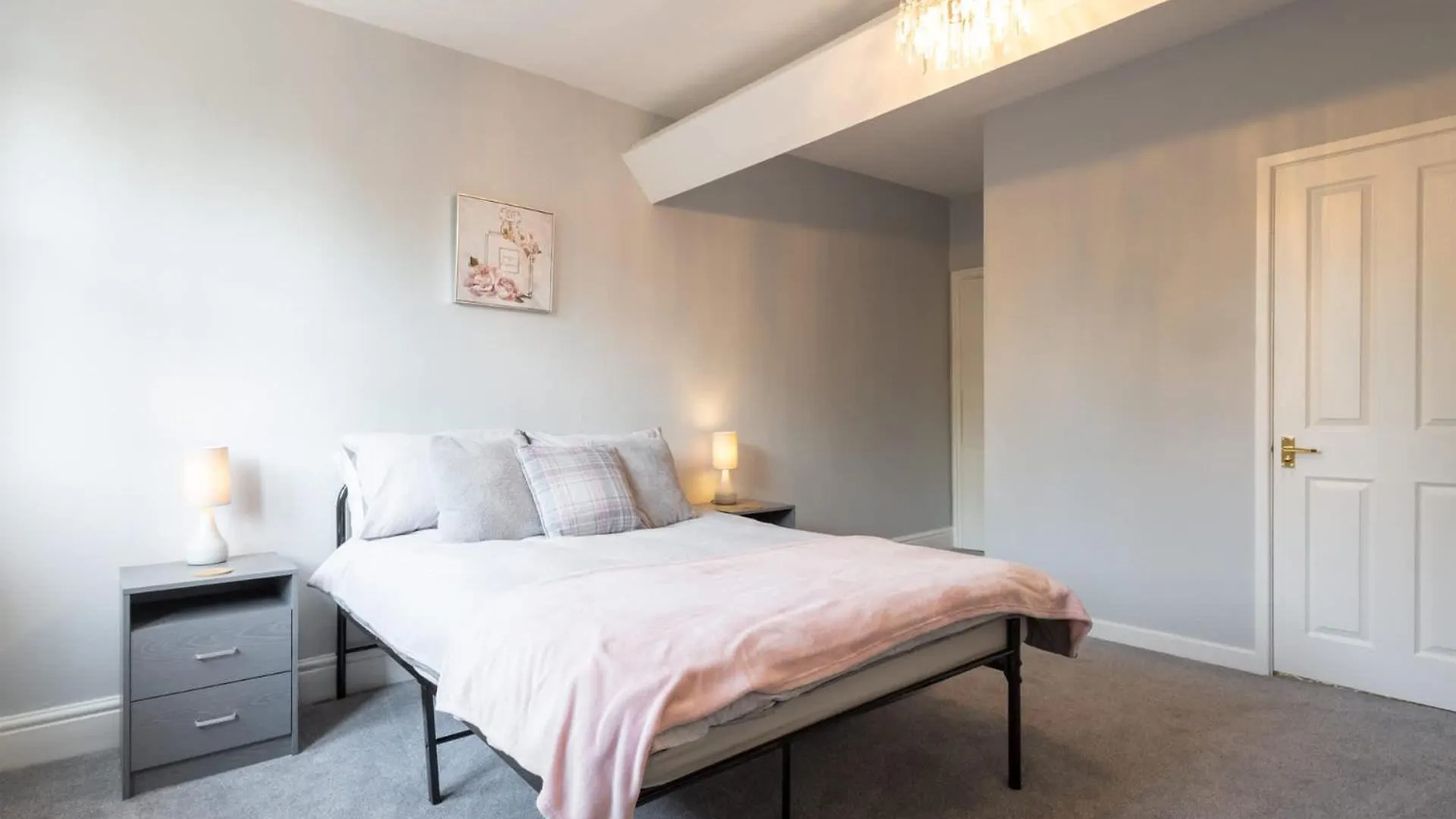 Host & - Chatsworth Townhouse I *