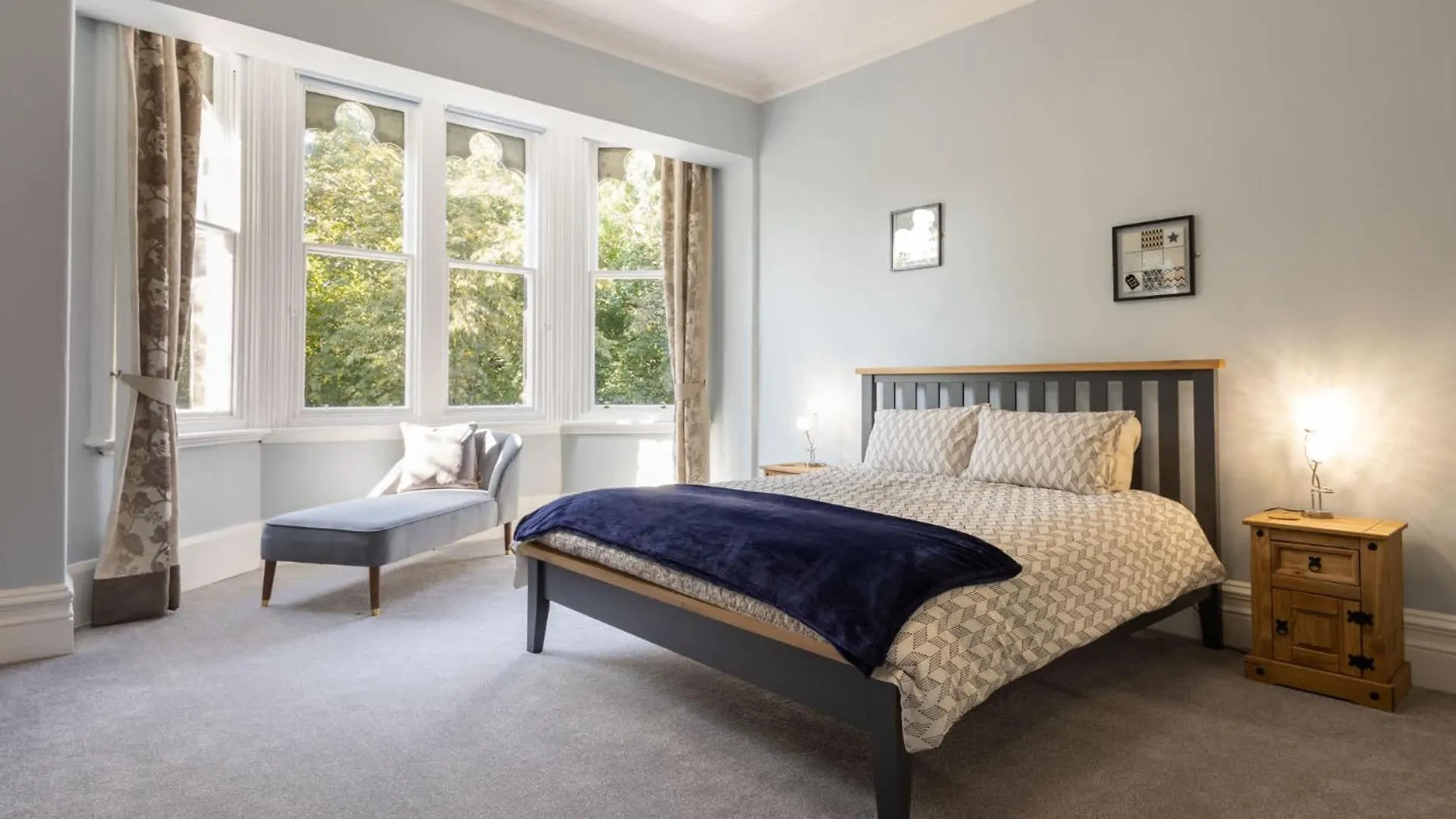 Host & - Chatsworth Townhouse I *
