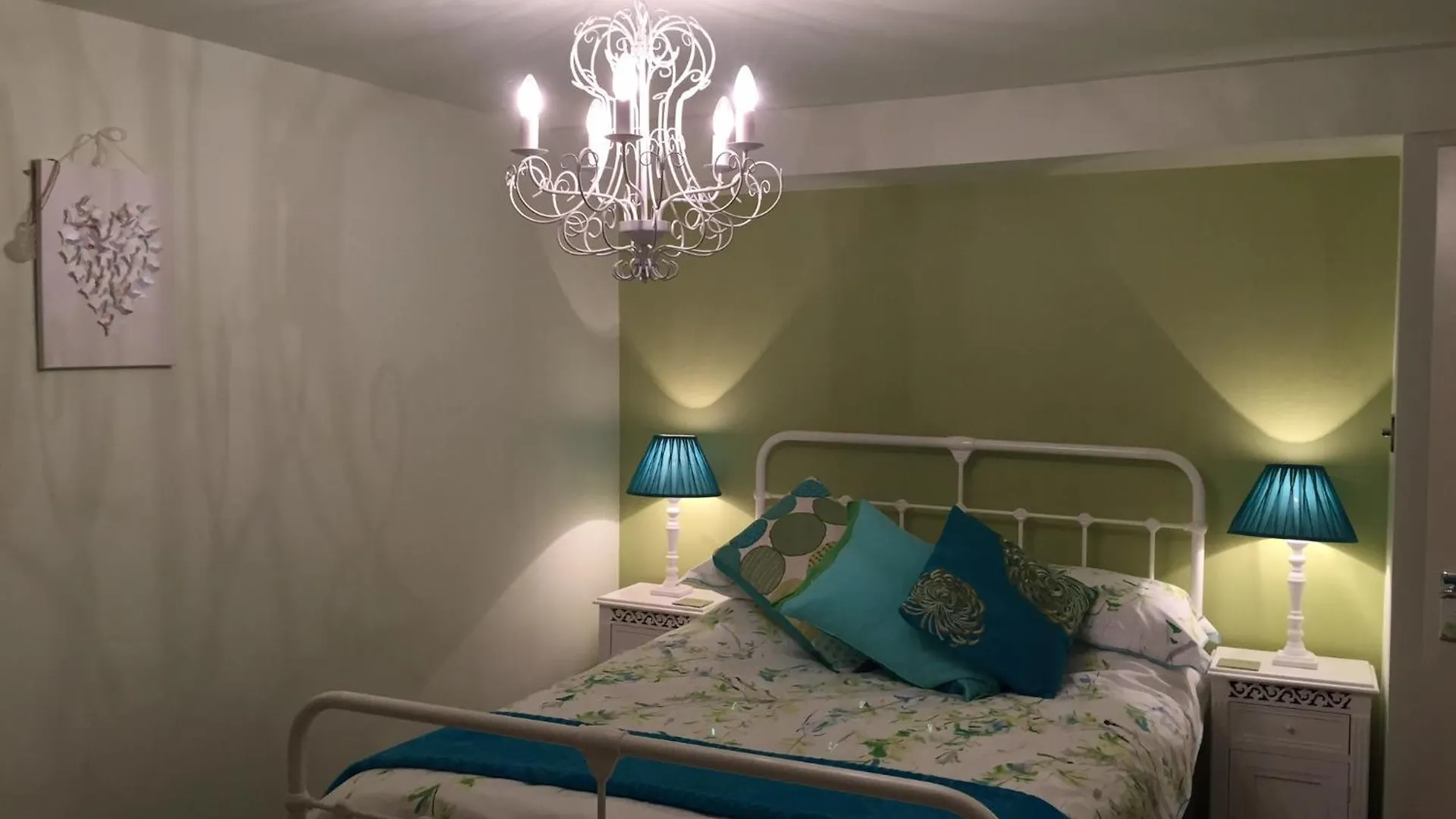 Holiday home Chapel Set In A Private Courtyard In Location With 2 Parking Spaces Kirkby Lonsdale