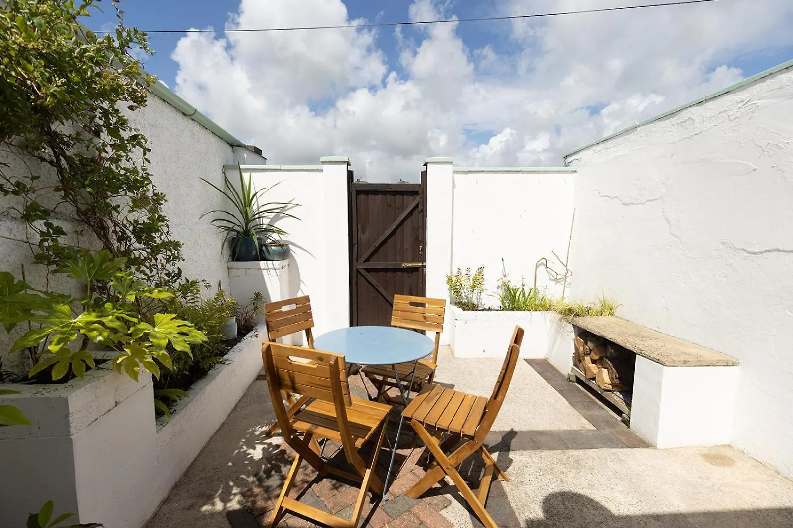 Sun - Cosy In With A Log Burner In Ulverston, Cumbria * Ulverston