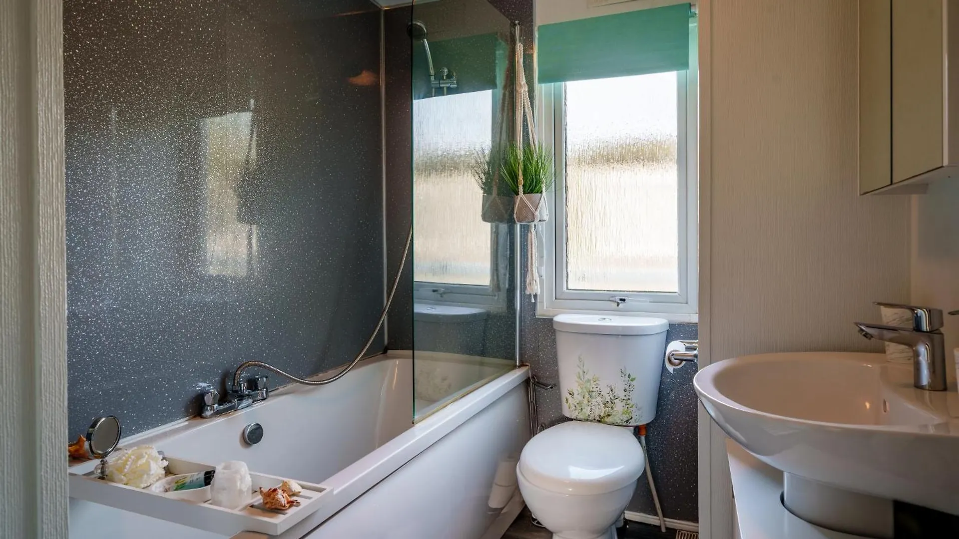 Peaceful 3-bed ! Ideal For Families!