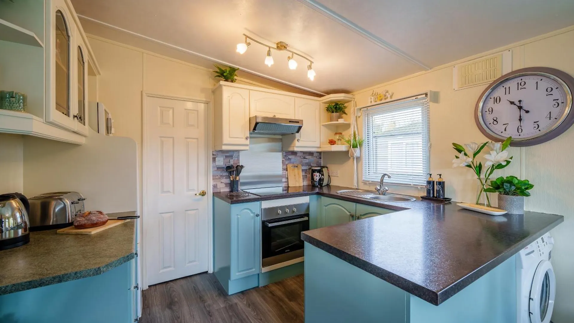 Peaceful 3-bed ! Ideal For Families! Apartment
