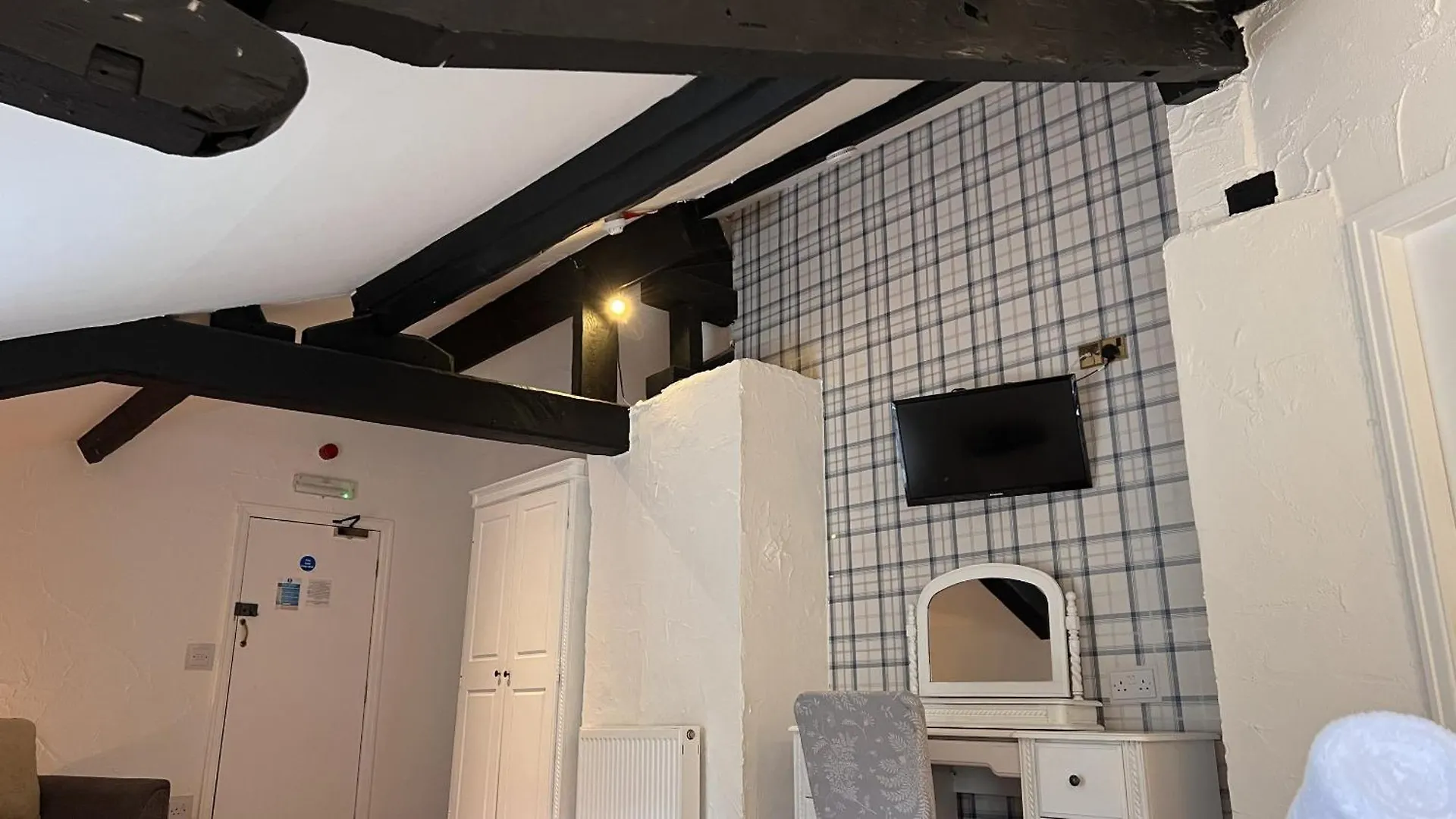 The Royal Oak Hotel *
