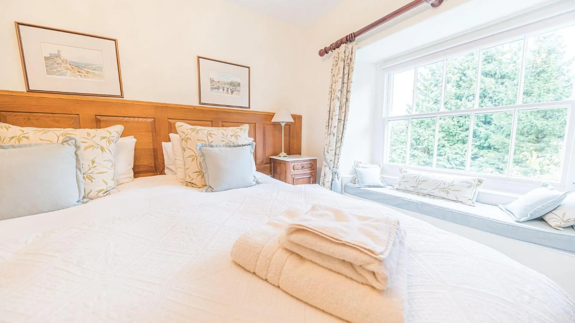 Dixon Ground Farm, Luxury For 6 In Holiday home
