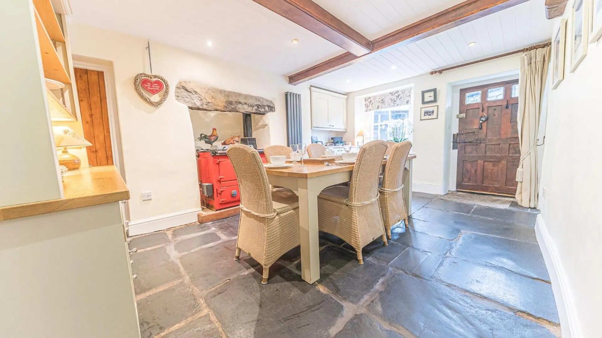 Dixon Ground Farm, Luxury For 6 In Holiday home *