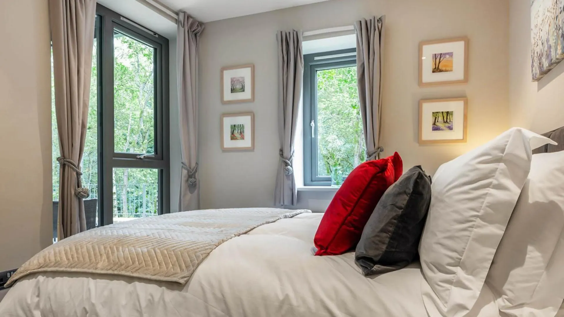 The Flowing River Apartment *