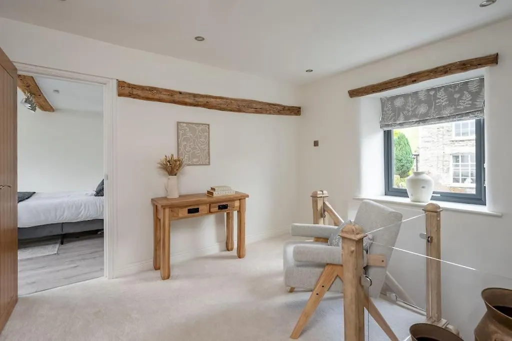 5 Star District Luxury, Pet Friendly, Hot Tub Kendal